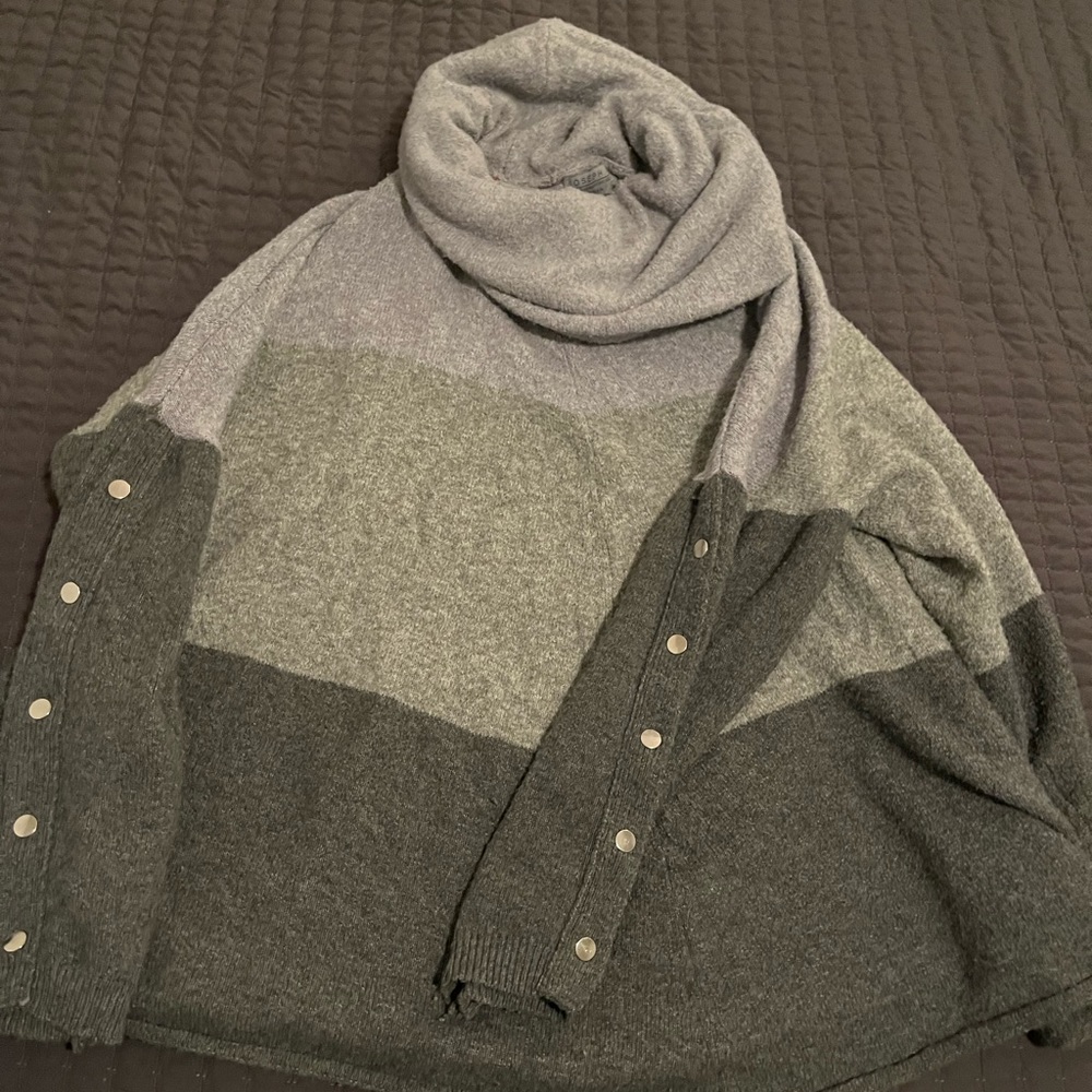 Woman’s Grey Joseph A. loose turtleneck sweater